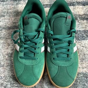 adidas Men's Green Suede Sneakers with White Stripes New men’s size 9